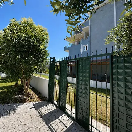 Garden Delights Apartment