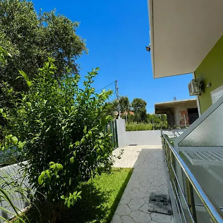Apartment Garden Delights Ksamil