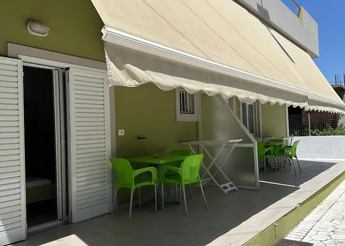 Garden Delights Apartment *