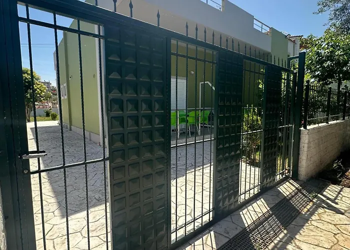 Garden Delights Ksamil